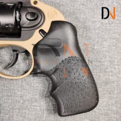 ruger lcr kim loai co che auto